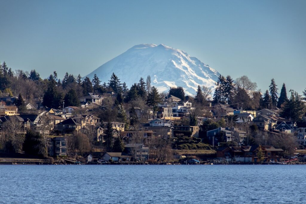 Best Suburbs of Seattle to Live In (Ranked): A Local's Guide best suburb of seattle 1783333200209