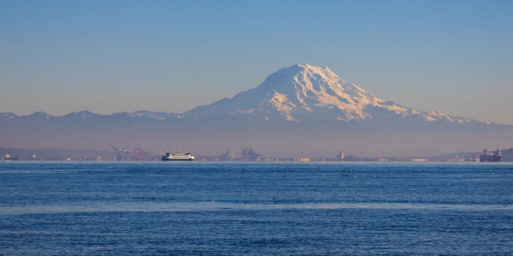 Does It Snow in Seattle? Snowfall Guide by Month will it snow in seattle 2025 1783523884693